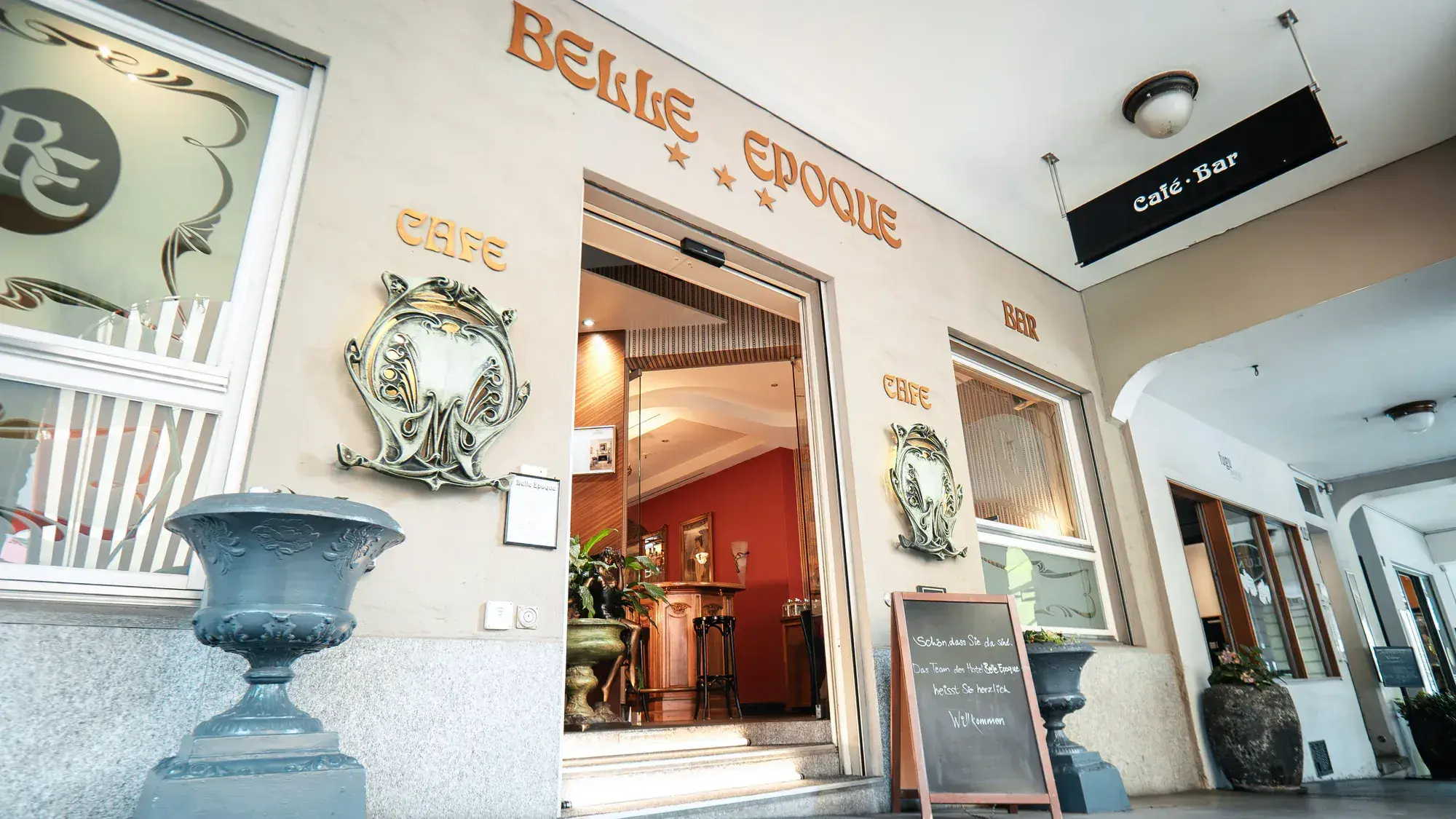 Hotel Belle Époque · Fassade an der Gerechtigkeitsgasse mit Berner Sandstein-Lauben